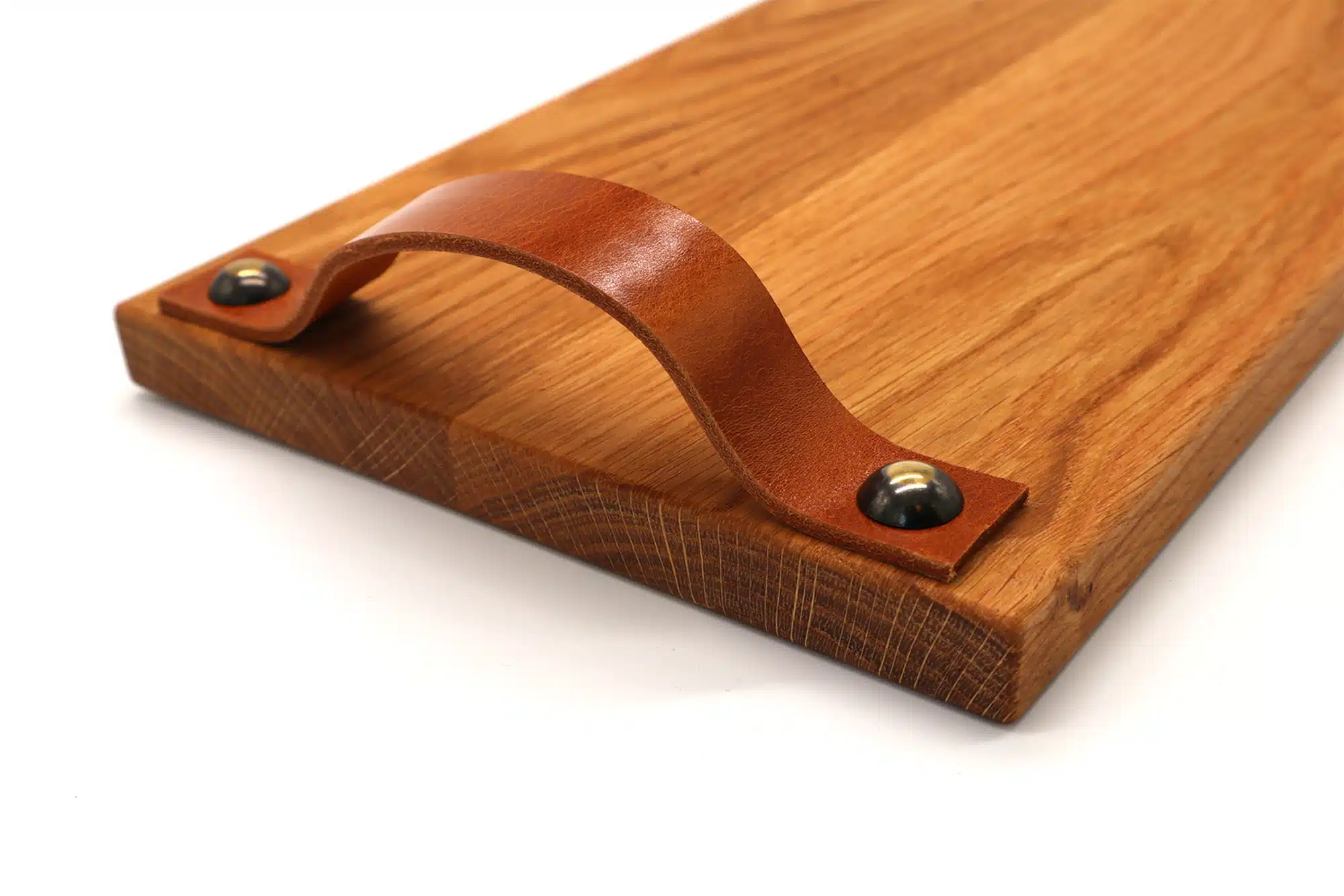 Kleine eiken borrelplank met leren handvaten